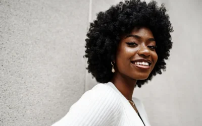 CONSEIL CHEVEUX 10 MYLAAEVANS Découvrez vos boucles : Tout ce qu’il faut savoir sur les différents types de cheveux bouclés