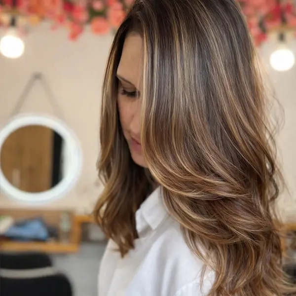 Balayage caramel sur cheveux châtains
