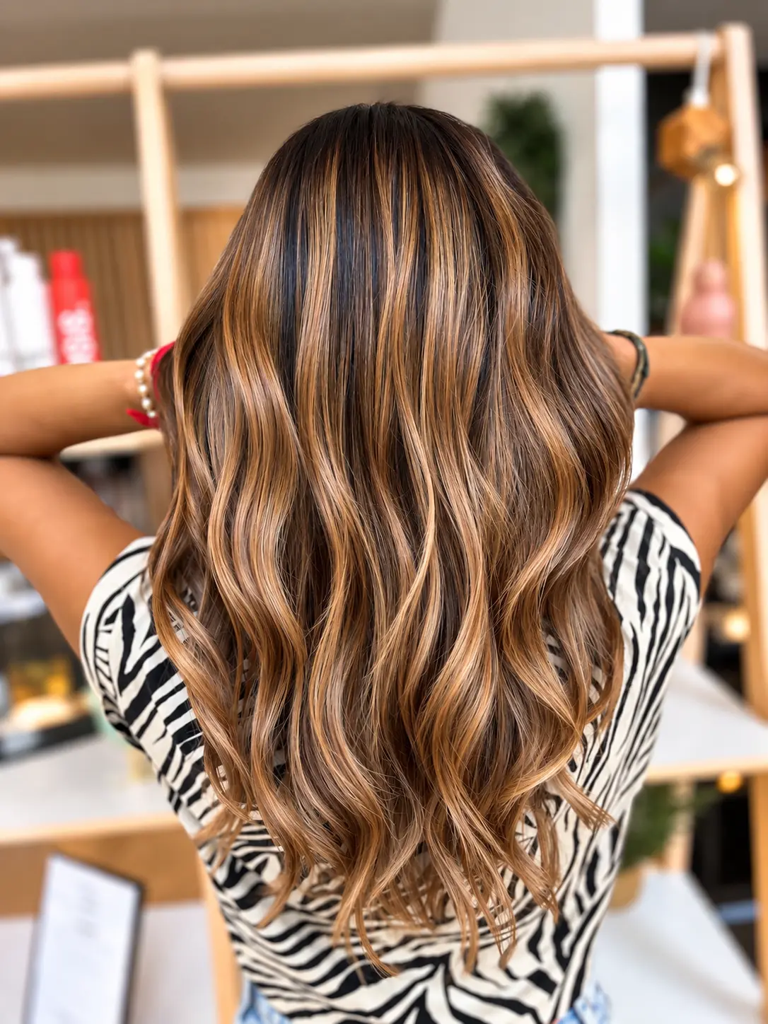 COIFFEUR COLORISTE CLERMONT FERRAND 4 MYLAAEVANS Caramel : balayage caramel sur brune, réalisé chez Mylaa Evans